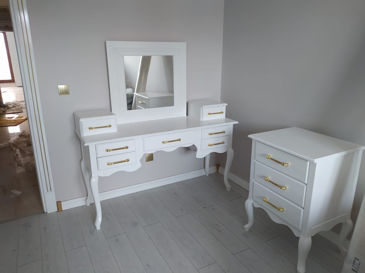 Woodex White Coated Staircase Floating 